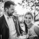 Hochzeit in Bad Birnbach, Paarshooting, Brautpaar lacht vom ganzen Herzen