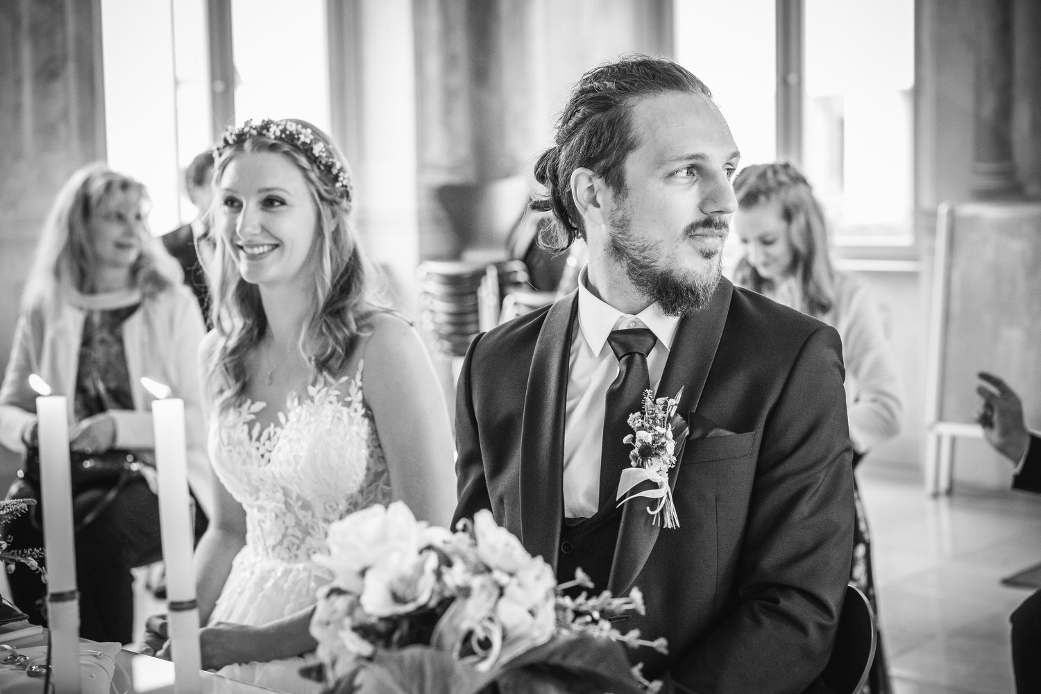 Hochzeit in Fürstenzell, Brautpaar bei der Trauung