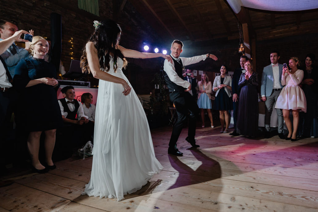 Hochzeit Burgruine Linden, Feier, Brauttanz mal anders