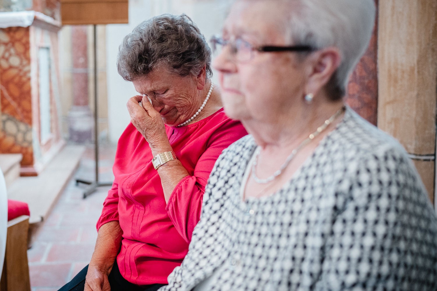 Hochzeit in Grongörgen, Oma weint vor Rührung