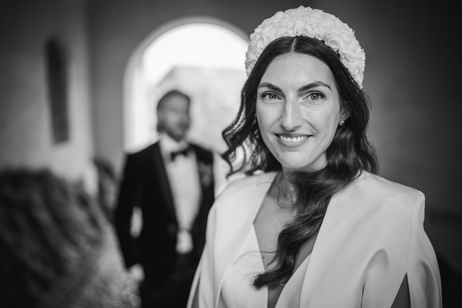Hochzeit in Passau, Paarshooting, Braut schaut in die Kamera